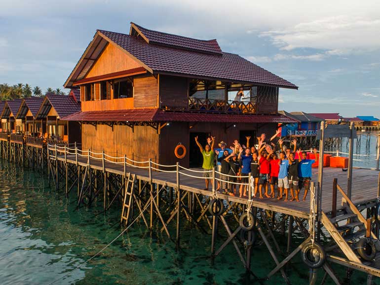 scuba junkie sangalaki