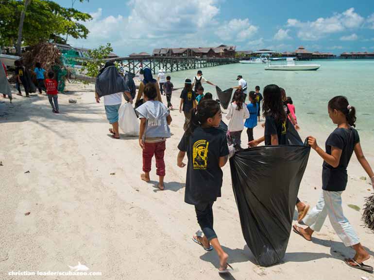 beach clean up mabul