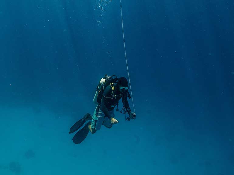 diving safety scuba junkie mabul