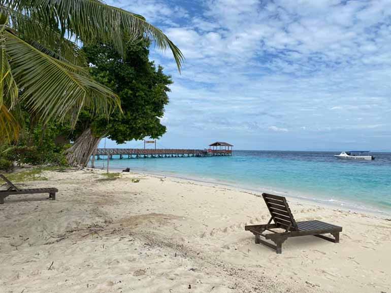 Scuba Junkie Mabul Beach